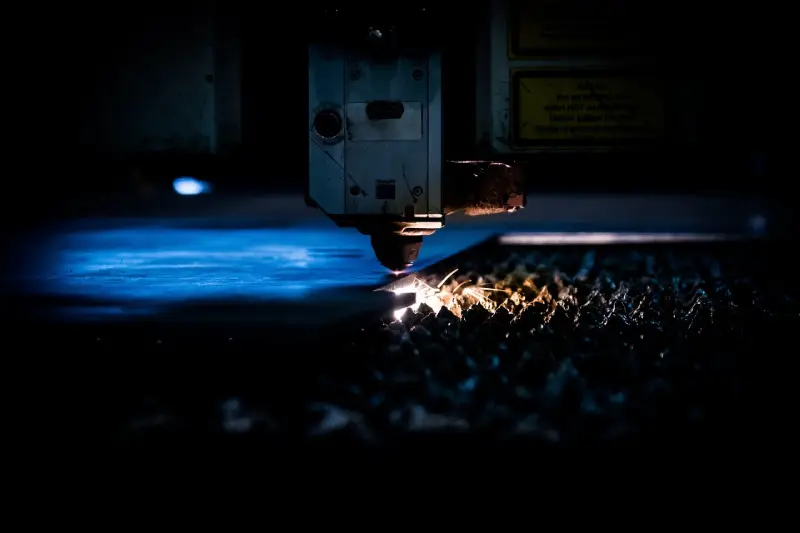 Serviços de corte a laser de chapas metálicas